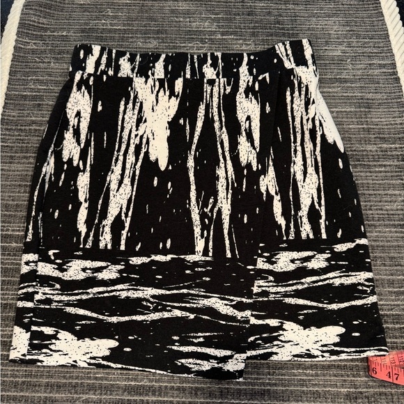 I.N.C skirt polyester and spandex size M - Picture 1 of 6